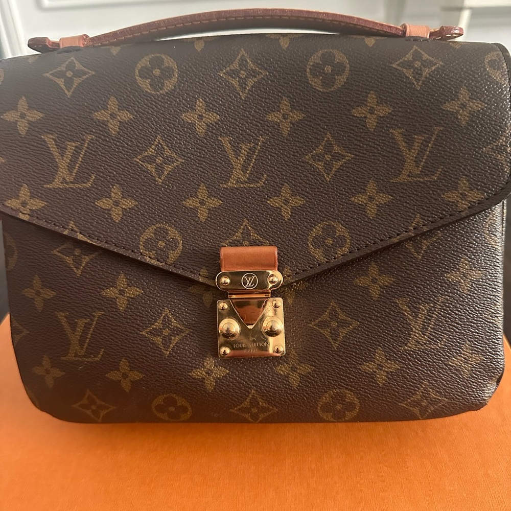 Louis Vuitton crossbody